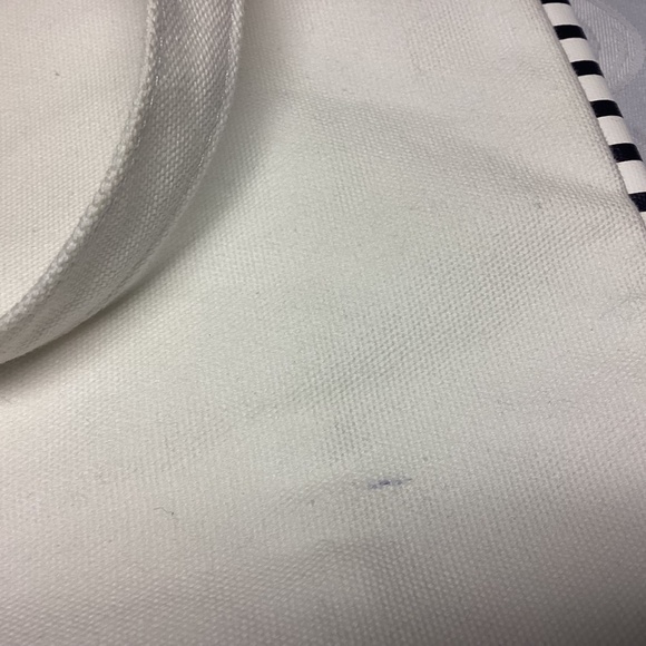 BETSY JOHNSON VIBES. PINK HEART BAG. 🩷🩷🩷🩷 - Picture 9 of 9